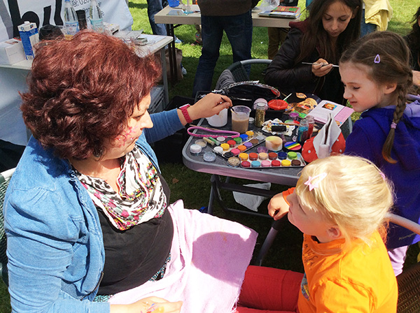 Pro Mobil beim Hermi Parkfest 2014, Kinderschminken