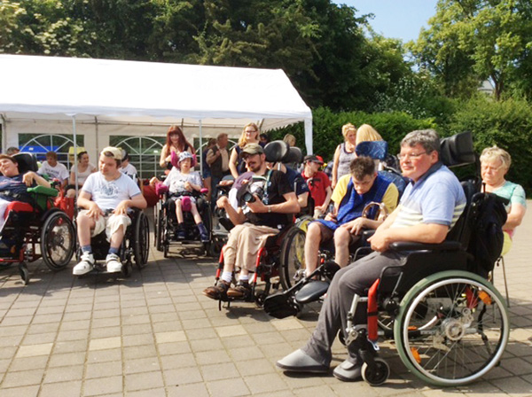 Pro Mobil Velbert die Wohngemeinschaften feiern ein Sommerfest 2015