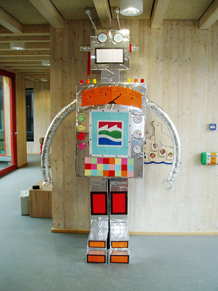Nao, ein kleiner, beweglicher Roboter, den Studenten vom Campus Velbert/Heiligenhaus entwickelt haben