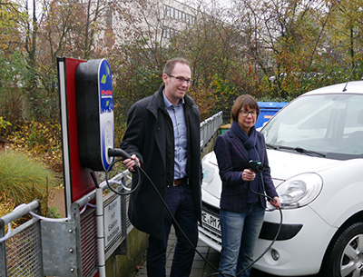 In Velbert nimmt man eine neue Tankstelle für Elektrofahrzeuge in Betrieb